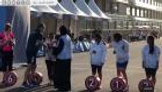 لاعبة هندية ترفض تسلم ميداليتها بعد التتويج في الألعاب العالمية 