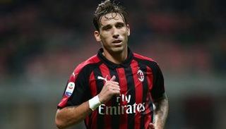 لوكاس بيليا لاعب ميلان