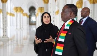 الرئيس الزيمبابوي يزور جامع الشيخ زايد الكبير