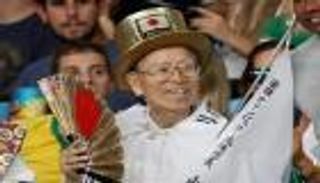 بالصور.. وفاة مشجع ياباني حضر كل الألعاب الأولمبية الصيفية عن 92 عاما