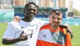 لاجئ سابق يلهم لاعبي المنتخب الإيطالي بالألعاب العالمية