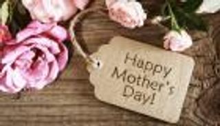 قصة الاحتفال بعيد الأم.. تواريخ متعددة وبداية أمريكية