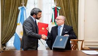 الشيخ عبدالله بن زايد آل نهيان ووزير الخارجية والأديان الأرجنتيني