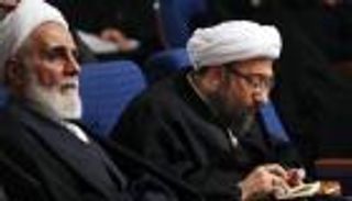 مطالبات في إيران بمحاكمة علنية  لـ "لاريجاني" ومفتش مكتب خامنئي السابق