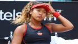 مدرب نعومي أوساكا السابق يطالب بحصة من أرباحها