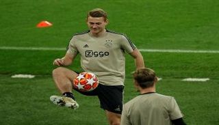 ماتياس دي ليخت 