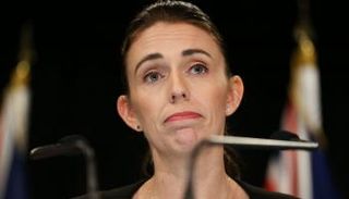 رئيسة الوزراء أخبرت الطلاب أنها تشعر بالحزن