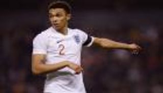 ألكسندر أرنولد يغادر معسكر إنجلترا للإصابة