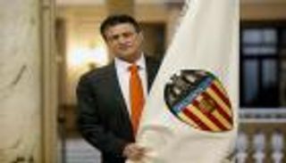 أسطورة الأرجنتين يمتدح ميسي