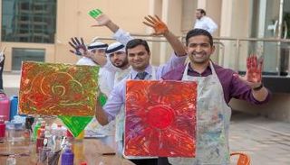 الإمارات تحتفل بيوم السعادة