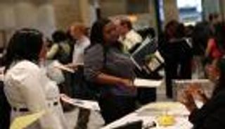 انخفاض بأكثر من المتوقع في طلبات الحصول على إعانة البطالة الأمريكية