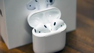 سماعات أبل Airpods 2019 بمميزات ثورية