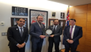 وفد إماراتي يلتقي وزير عدل نيوزيلندا ويقدم التعازي في شهداء الهجوم