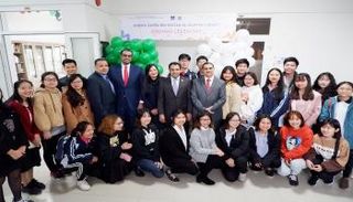 سفير الإمارات في فيتنام يفتتح مكتبة الشيخ زايد بجامعة هانوي الوطنية