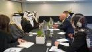 الوفد الإماراتي يلتقي وزير الدفاع النيوزيلندي وعمدة كرايستشيرش