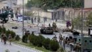 إصابة حاكم إقليم هلمند الأفغاني في انفجارين خلال احتفالات "عيد المزارعين"