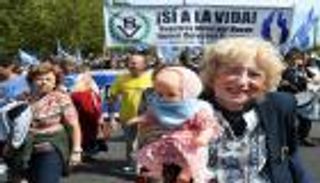 آلاف يتظاهرون ضد الإجهاض في الأرجنتين: "دعونا لا نقتل المستقبل"
