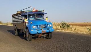 "اللوري" قصة سيارة سكنت الوجدان السوداني