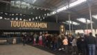 بالصور.. 5 آلاف زائر في افتتاح معرض "توت عنخ آمون" بباريس