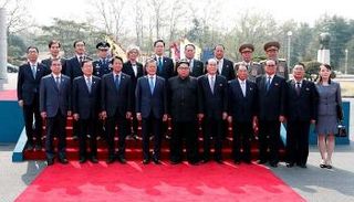 وفدا الكوريتين خلال أحد اللقاءات