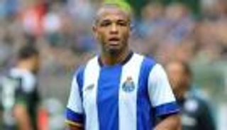 نادٍ إسباني يرغب في التعاقد مع الجزائري براهيمي