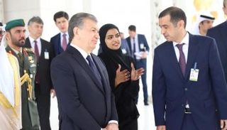 رئيس جمهورية أوزبكستان يزور جامع الشيخ زايد الكبير