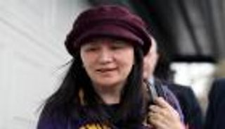 المديرة المالية لـ"هواوي" تستخدم أجهزة "أبل"