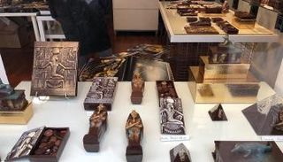 قطع شيكولاتة مستلهمة من توت عنخ آمون