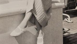 كوكو شانيل بحذاء "ماري جين"