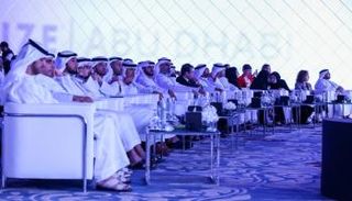 الشيخ خالد بن محمد بن زايد آل نهيان يشهد توقيع الشراكة