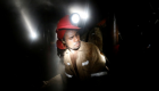 الذهب يستقر مع تراجع الأسهم بسبب مخاوف الركود 