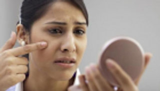 العناية بالبشرة في فصل الربيع تبدأ بالنوم 8 ساعات يوميا