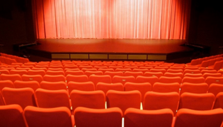 كُتاب عرب لـ"العين الإخبارية": المسرح محتفظ بجمهوره رغم المنافسة 