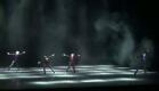 بالصور.. باليه روسي على موسيقى فرقة بريطانية