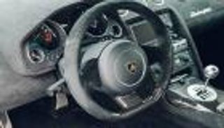 "لامبورجيني" تتخلى للأبد عن ناقل الحركة اليدوي