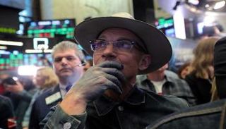 وول ستريت تغلق منخفضة