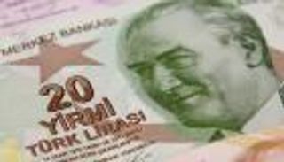 "بلومبرج": "عدوى" سقوط الليرة التركية تثير ذعر الأسواق الناشئة