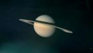 معلومات جديدة عن الأقمار الواقعة بين حلقات "زحل".. تشبه حبات البطاطا