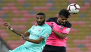 الرائد يقتنص فوزا مثيرا من الأهلي في الدوري السعودي