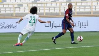 صورة من مباراة الوحدة والإمارات