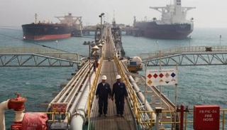 أحد حقول النفط اليابانية