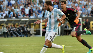 جونزالو هيجوايين