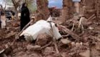 بالصور.. 17 قتيلا جراء سيول عارمة في أفغانستان