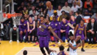 ليكرز يوجه ضربة لآمال هورنتس في بلوغ الأدوار الإقصائية