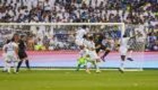 كاريكاتير.. رأس أوفيني النصر يُسقط عرش الهلال