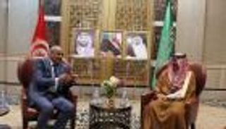 وزير المالية السعودي يبحث مع نظيره التونسي تعزيز التعاون المشترك
