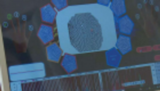 مدرسة تختبر قدرات الطلاب بقياس "الدماغ".. والآباء: حيلة لسرقة البصمات