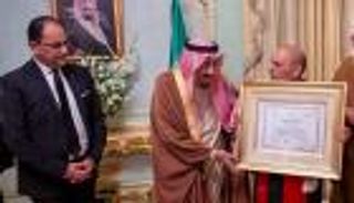 مفتاح تونس الذهبي والدكتوراة الفخرية تكريما للعاهل السعودي