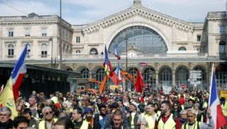 احتجاجات السترات الصفراء- رويترز