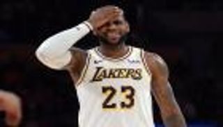 ليكرز يفتقد جيمس حتى نهاية الموسم